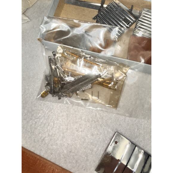 International’s Scale Model Locomotive & Car Kits HO Box Car Western Pacific Kit - Picture 4 of 6